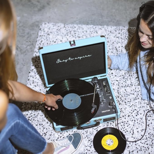 Vintage Vinyl Turntable - Image 2